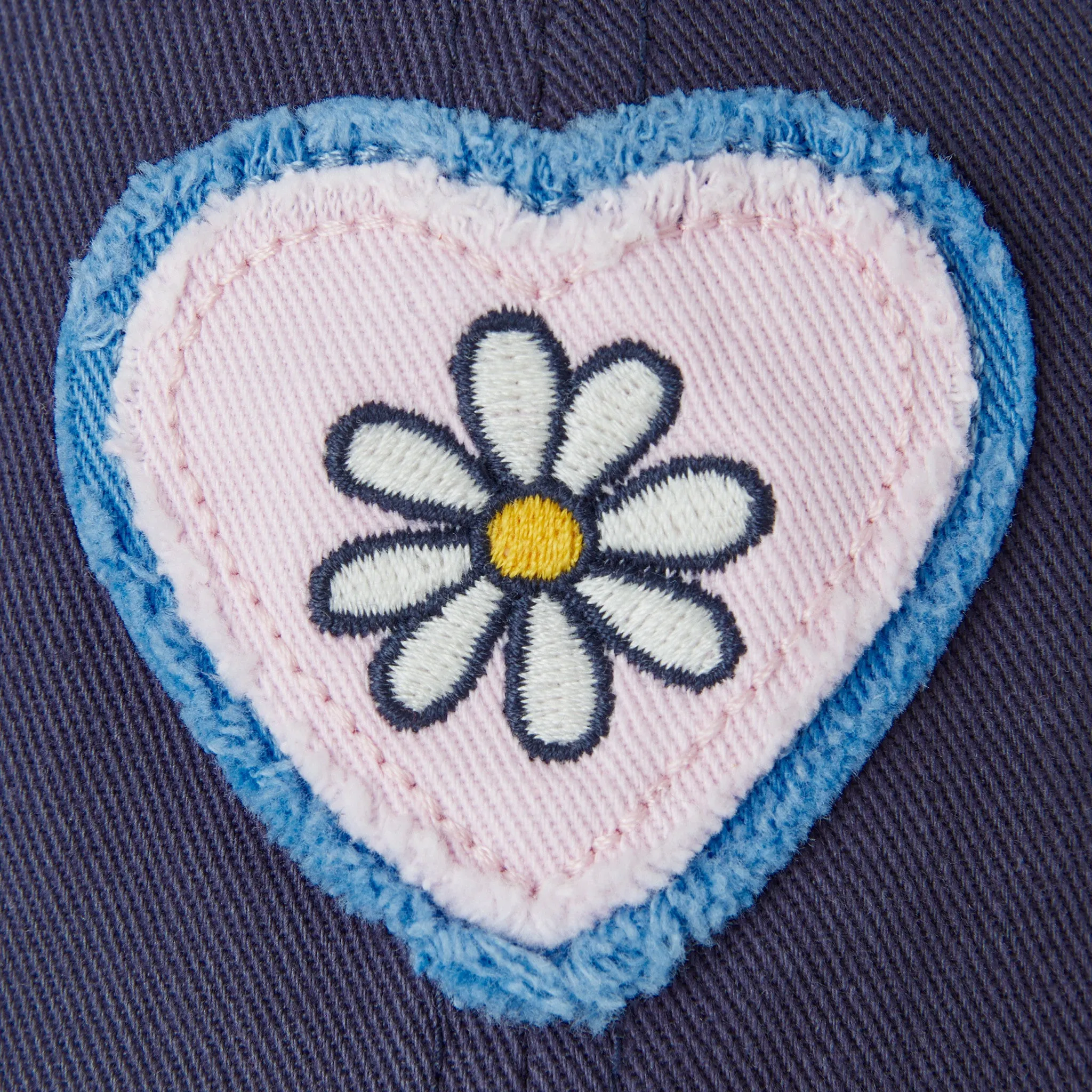 Adult Unisex Simple Daisy Heart Tattered Chill Cap Life is Good