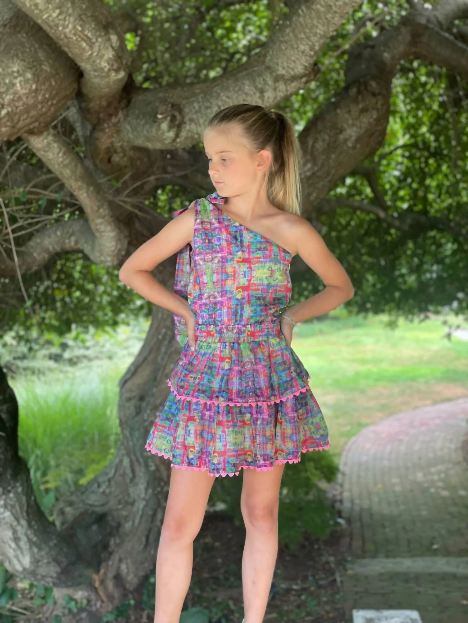 Kids Accent Shoulder Top In Pink Neon